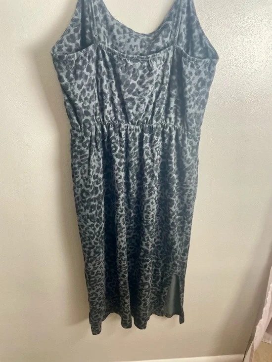 Old Navy Charcoal Grey Leopard-Print Maxi Dress - Picture 3 of 7